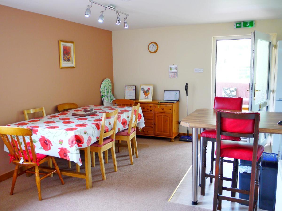 Roe Deer Cottage Боли Екстериор снимка