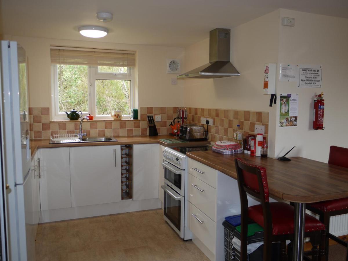 Roe Deer Cottage Боли Екстериор снимка